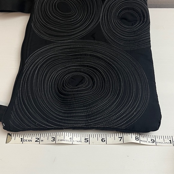 Tenacious Flat Black Crossbody Bag - Picture 5 of 6